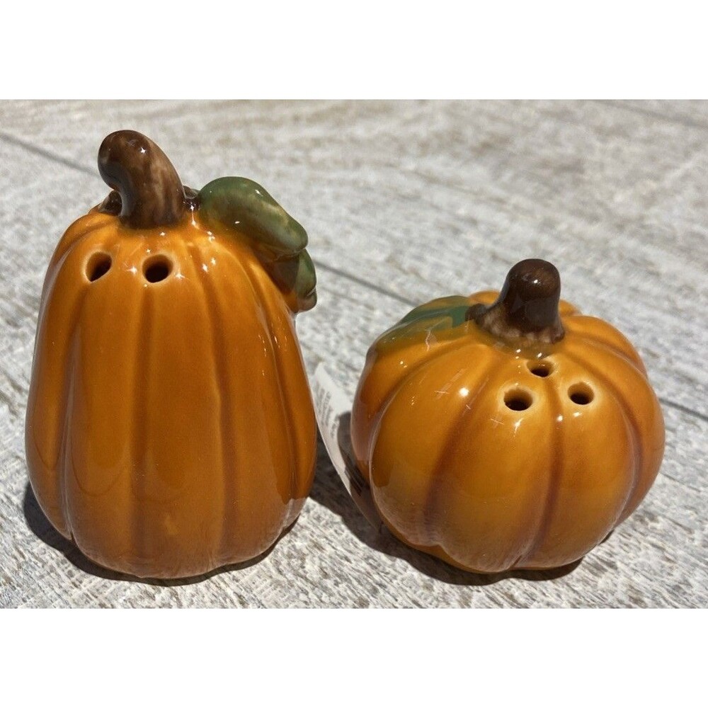 Cracker Barrel pumpkin and squash salt and pepper shakers set #SP044